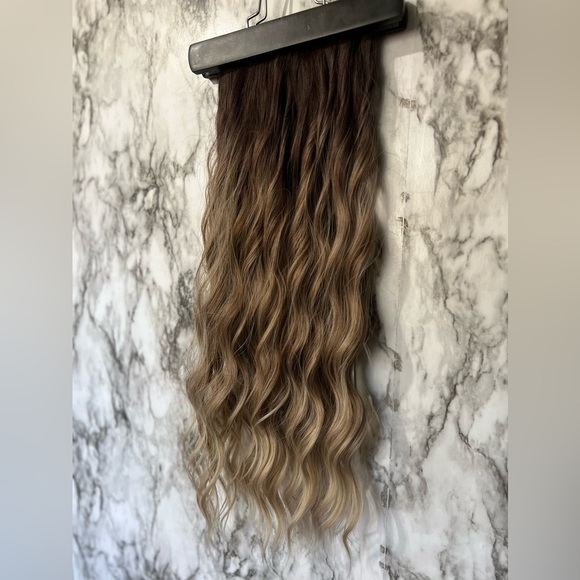 22 Inch  dark roots blonde balayage Clip in Hair Extensions in  water Wave - Picture 3 of 6